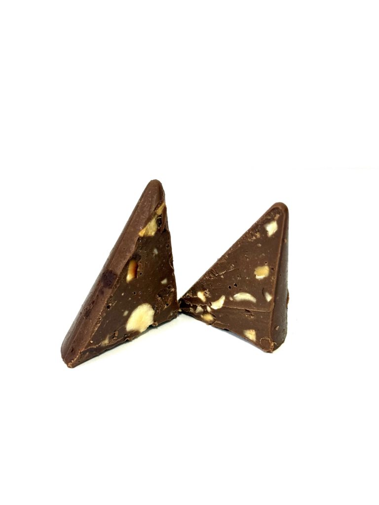 Conetto Con Granella Di Mandorle Latte